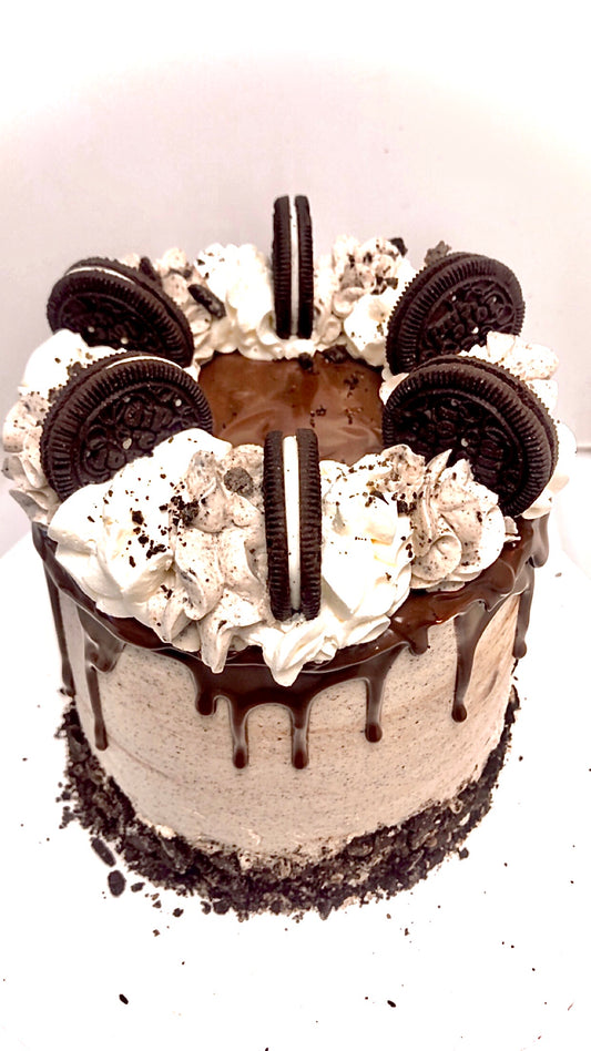 Cookies N Cream drip cake